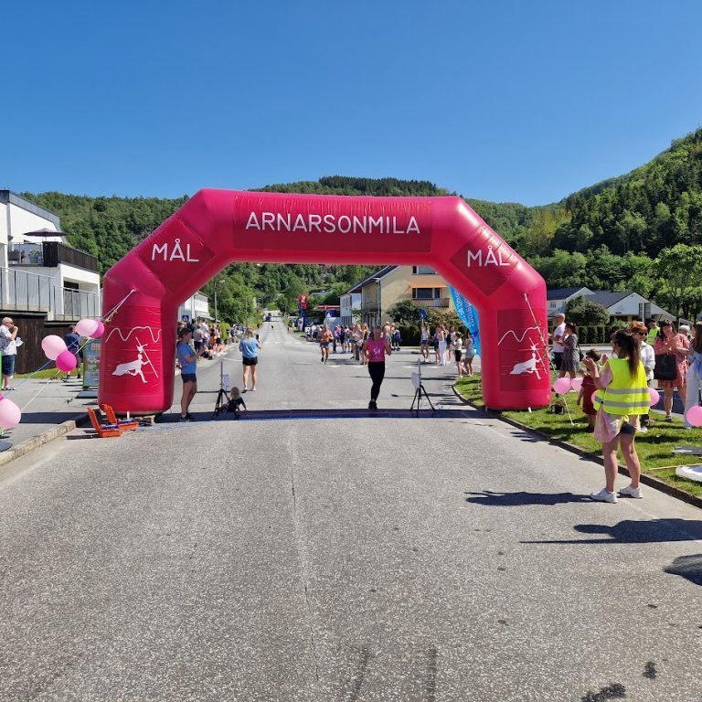 Elísabet að koma í mark