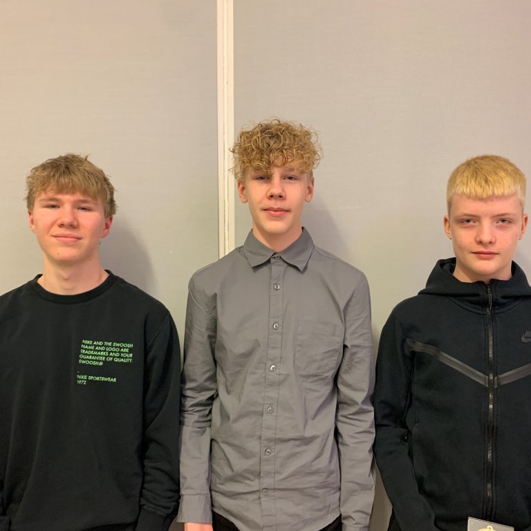 Patrekur Unnarsson, Aron Kristjánsson og Mikael Árni Friðriksson handhafar hvatningarverðlauna. Á myndina vantar J'onatan Örn Sverrisson sem einnig hlaut verðlaunin