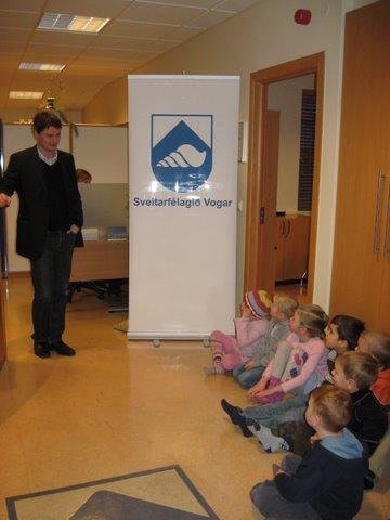 Elstu börn leikskóla í heimsókn á bæjarskrifstofu