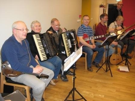 Söngstund í Álfagerði á föstudagskvöldið