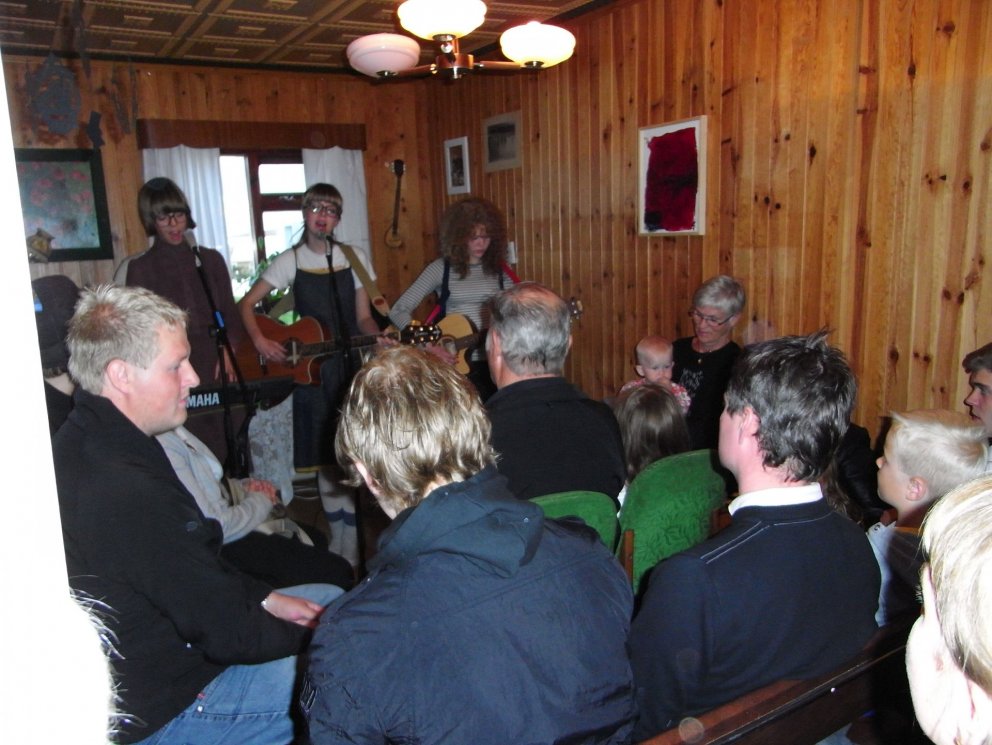 Ljóðskáld troða upp