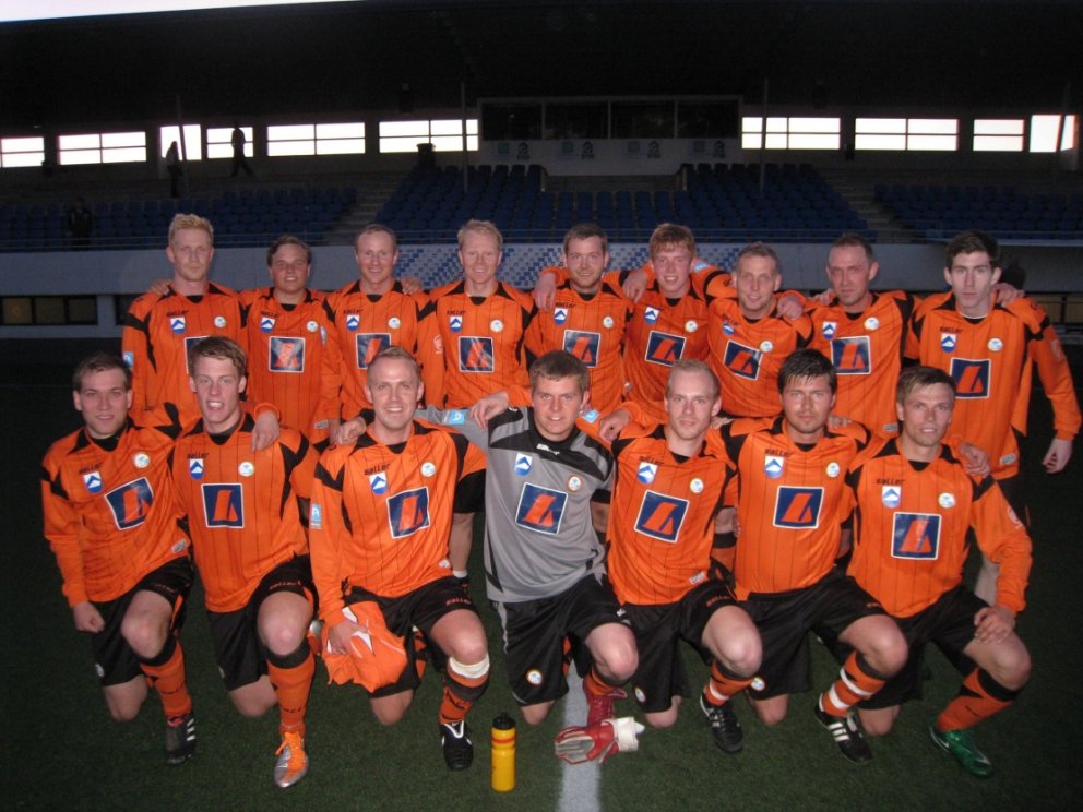 Bílaþvottur og bón....Allir á hreinan bíl ....og styrkja meistaraflokk Þróttar í leiðinni !