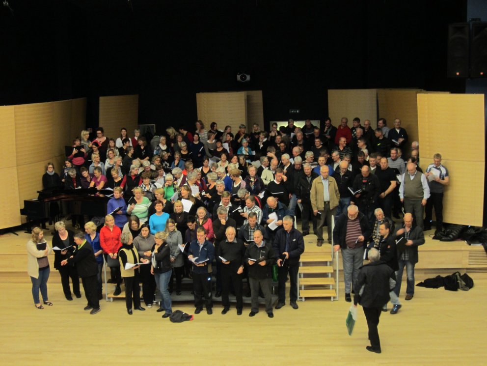 Jólatónleikar kóra til styrktar Velferðarsjóði Suðurnesja fimmtudagskvöldið 6. desember