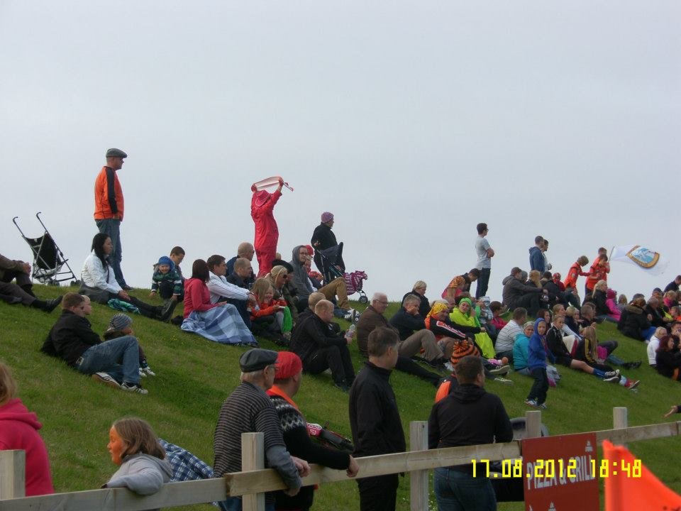 Fánadagur Þróttar Vogum á morgun.