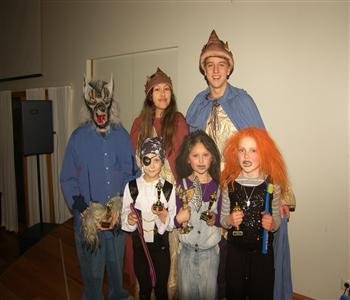 Jólin kvödd með gleði og söng.