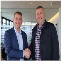 Samið um ljós­leiðara­væðingu Voga