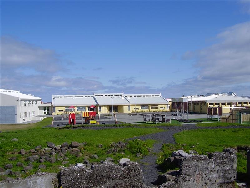 Laus störf við Stóru- Vogaskóla