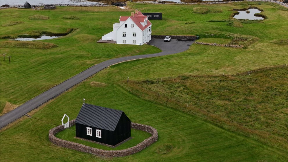 Knarrarneskirkja, Minna-Knarrarnesi á Vatnsleysuströnd hlaut umhverfisviðurkenningu sveitarfélagsins…