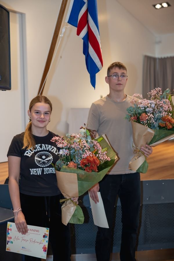 Júlía Teresa Radwanska og Bragi Hilmarsson.  Á myndina vantar Sesselju Dögg Sigurðardóttur.