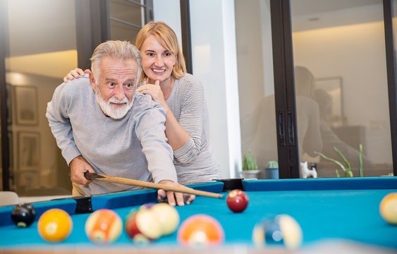 Boran opnar fyrir heldri borgara