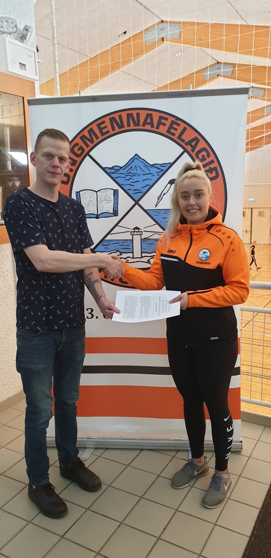 Petra Ruth Rúnarsdóttir formaður Þróttar og Matthías Freyr Matthíasson Íþrótta- og tómstundafulltrúi…