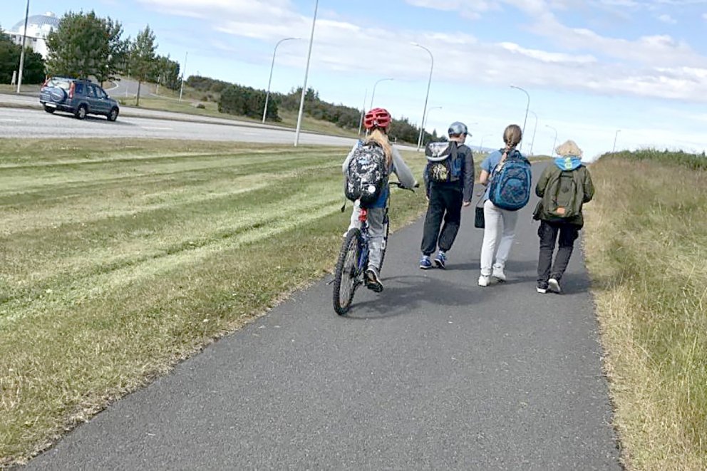 Ungir vegfarendur í umferðinni