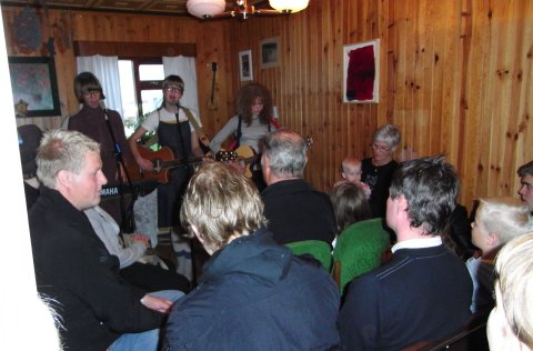 Ljóðskáld troða upp