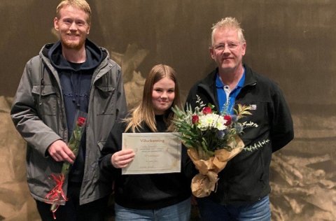 Sigurvegari kvöldsins með fjölskyldunni.