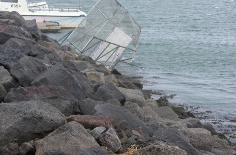 Flotbryggjur löskuðust í óveðrinu