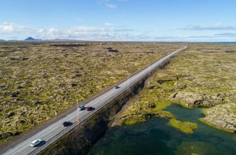 Reykjanesbraut opnuð tímabundið vegna veðurs