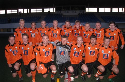 Bílaþvottur og bón....Allir á hreinan bíl ....og styrkja meistaraflokk Þróttar í leiðinni !