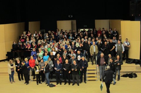 Jólatónleikar kóra til styrktar Velferðarsjóði Suðurnesja fimmtudagskvöldið 6. desember