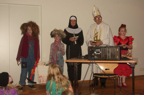 Jólin kvödd með gleði og söng