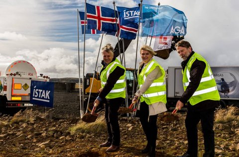 Fyrsta skóflustunga að nýrri verksmiðju Ísaga