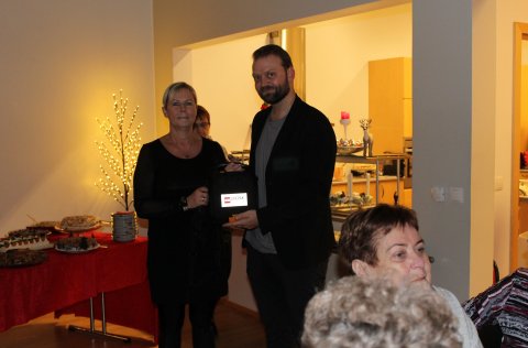 Rausnarleg gjöf frá Fjólukonum.