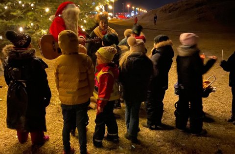 Grýla syngur jólalög