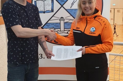 Petra Ruth Rúnarsdóttir formaður Þróttar og Matthías Freyr Matthíasson Íþrótta- og tómstundafulltrúi…