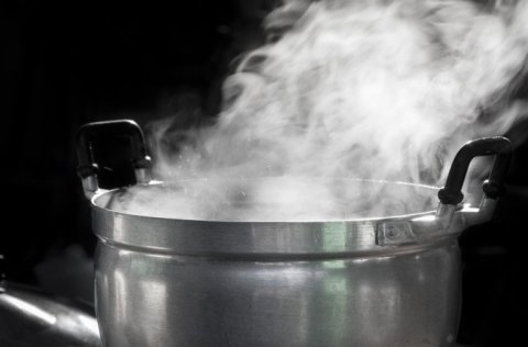 LOKAÐ FYRIR HITAVEITU Í BRUNNASTAÐAHVERFI